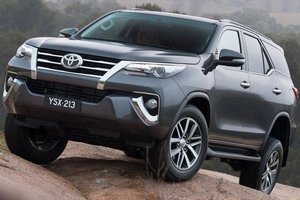 Toyota объявила цены на семиместный внедорожник Fortuner